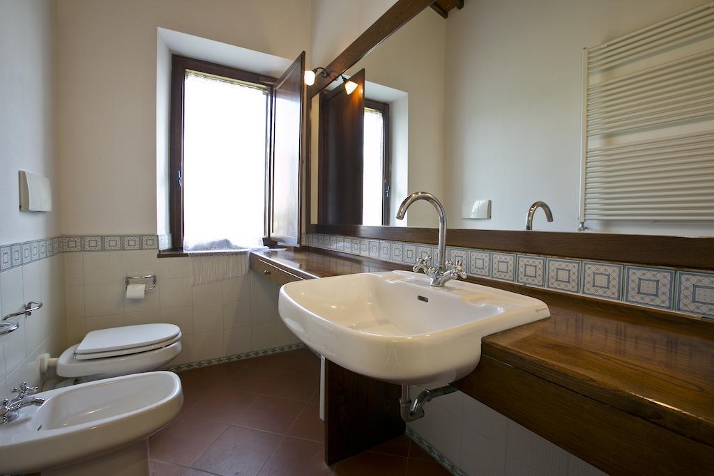 Agriturismo Il Torrione Lecchi Szoba fotó